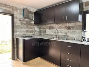 Furnished 4chbre Duplex dans G. F. J Meublé, Cocody à Louer