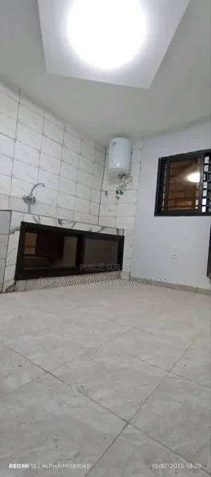 3chbre Maison dans Beraka Corporation, Cocody à Vendre