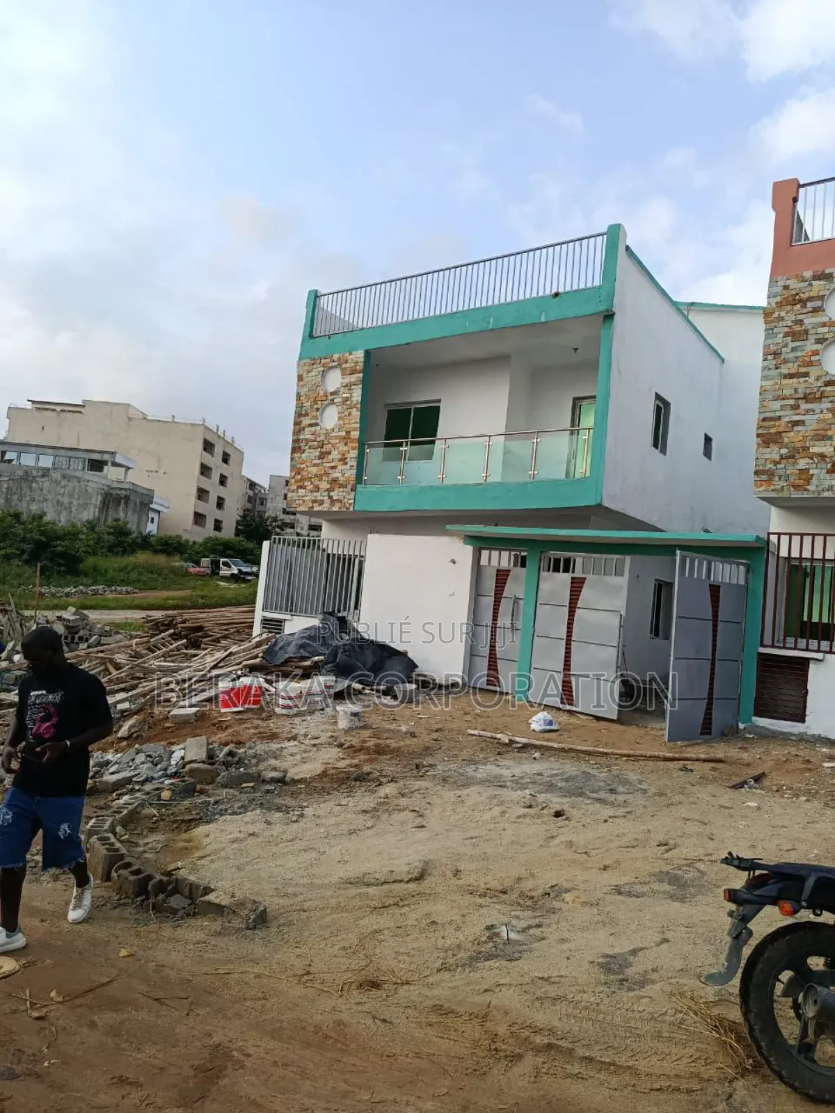 4chbre Duplex dans Beraka Corporation, Cocody à Vendre