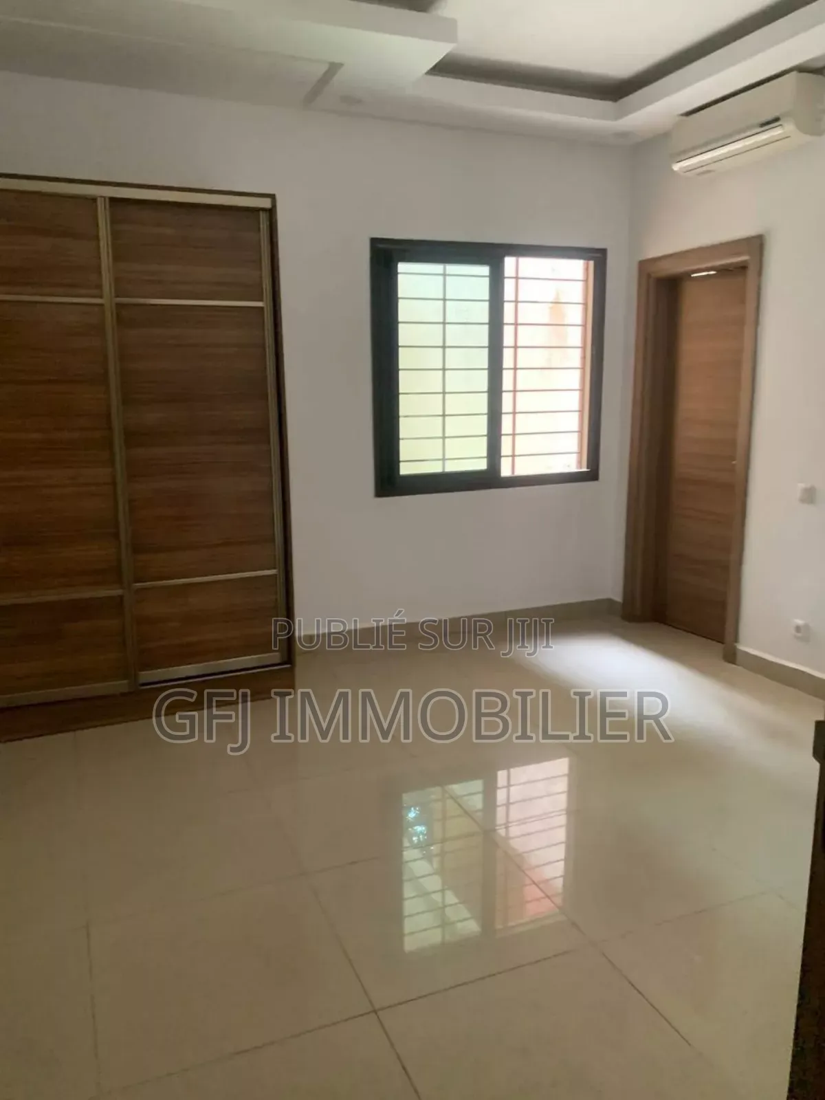 2chbre Appartement dans G.F.J Immobilier, Cocody à Louer