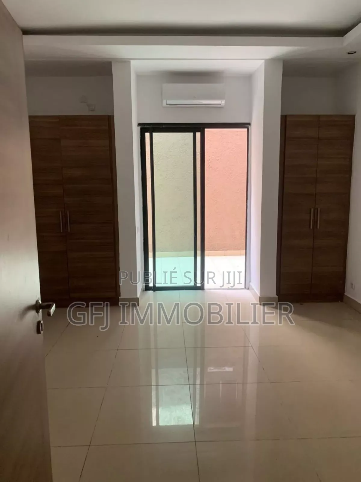 2chbre Appartement dans G.F.J Immobilier, Cocody à Louer