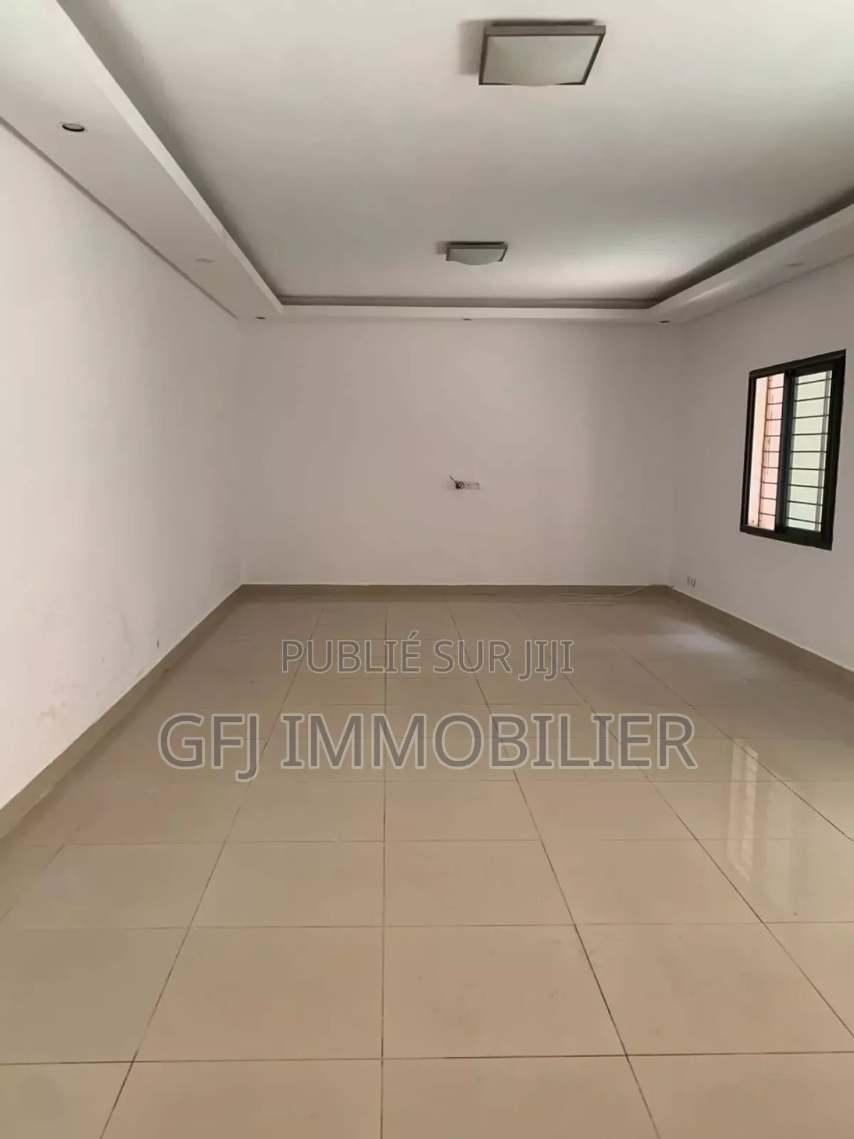 2chbre Appartement dans G.F.J Immobilier, Cocody à Louer