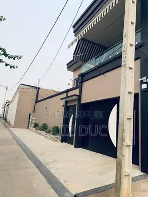 4chbre Villa dans Duc, Cocody à Vendre