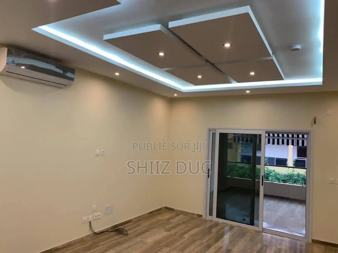 4chbre Villa dans Duc, Cocody à Vendre