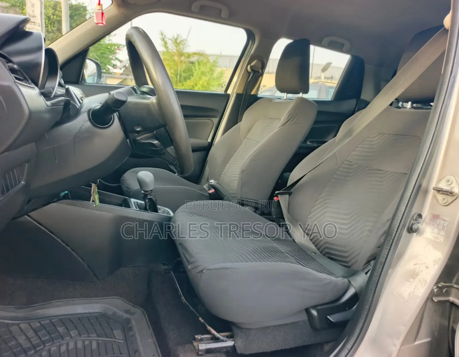 Suzuki Swift 2024 Gris