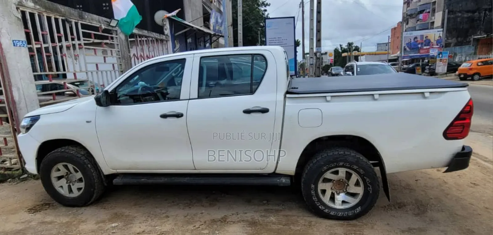 Toyota Hilux 2023 Blanc cassé