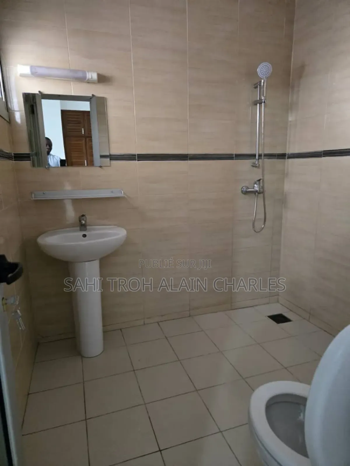 Un Bel Appartement De 2 Pièces Au 2 Salles d'Eau