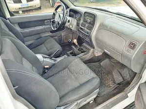 Nissan Hardbody 2021 Blanc