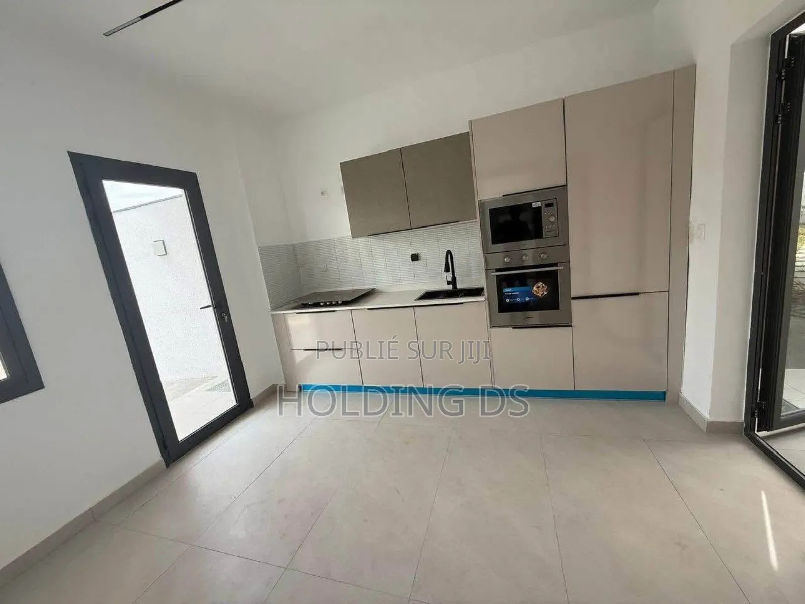 Furnished 3chbre Duplex dans Location Immobilière, Cocody à Louer