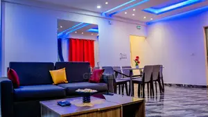 Furnished 4chbre Appartement dans G.F.J Meublé, Cocody à Louer