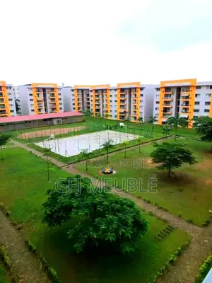 Furnished 3chbre Appartement dans G.F.J Meublé, Cocody à Louer