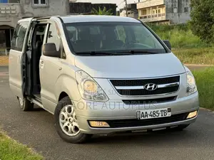 Hyundai Starex 2018 Gris