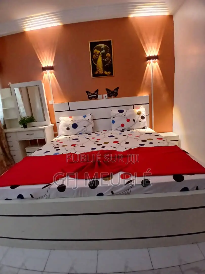 Furnished 1chbre Appartement dans G.F.J Meublé, Cocody à Louer