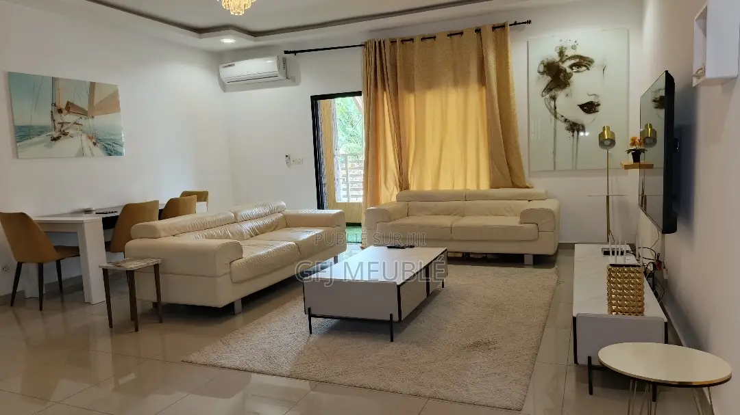 Furnished 2chbre Appartement dans G.F.J Meublé, Cocody à Louer