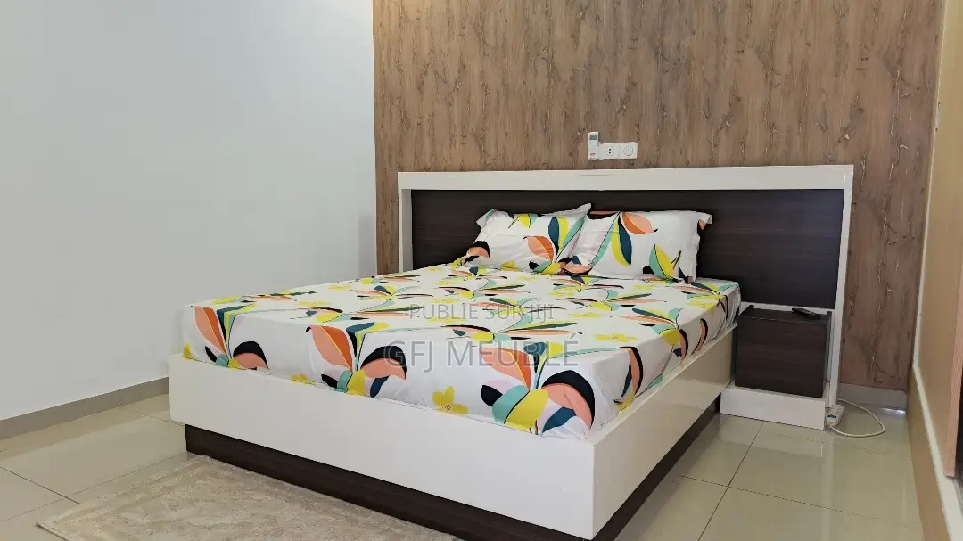 Furnished 2chbre Appartement dans G.F.J Meublé, Cocody à Louer