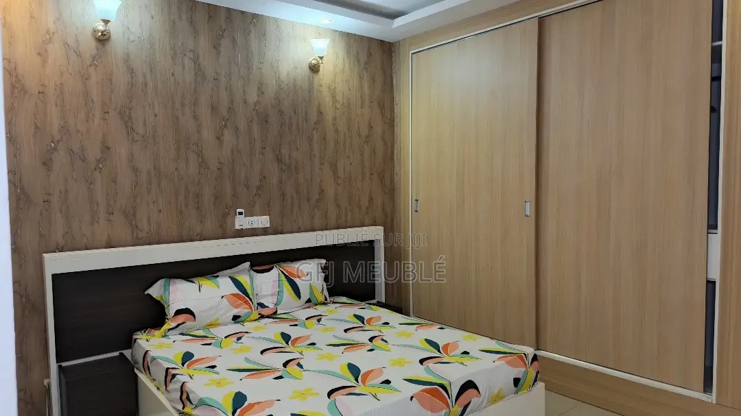 Furnished 2chbre Appartement dans G.F.J Meublé, Cocody à Louer