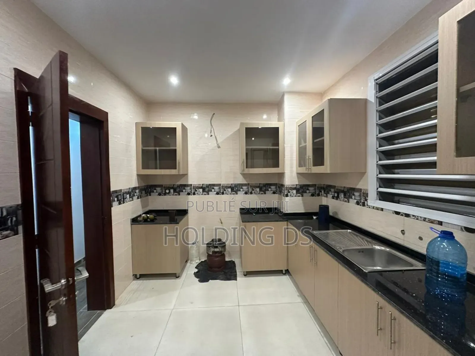 Furnished 5chbre Duplex dans Location Immobilière, Bingerville à Louer