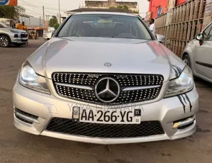 Mercedes-Benz C300 2014 Gris