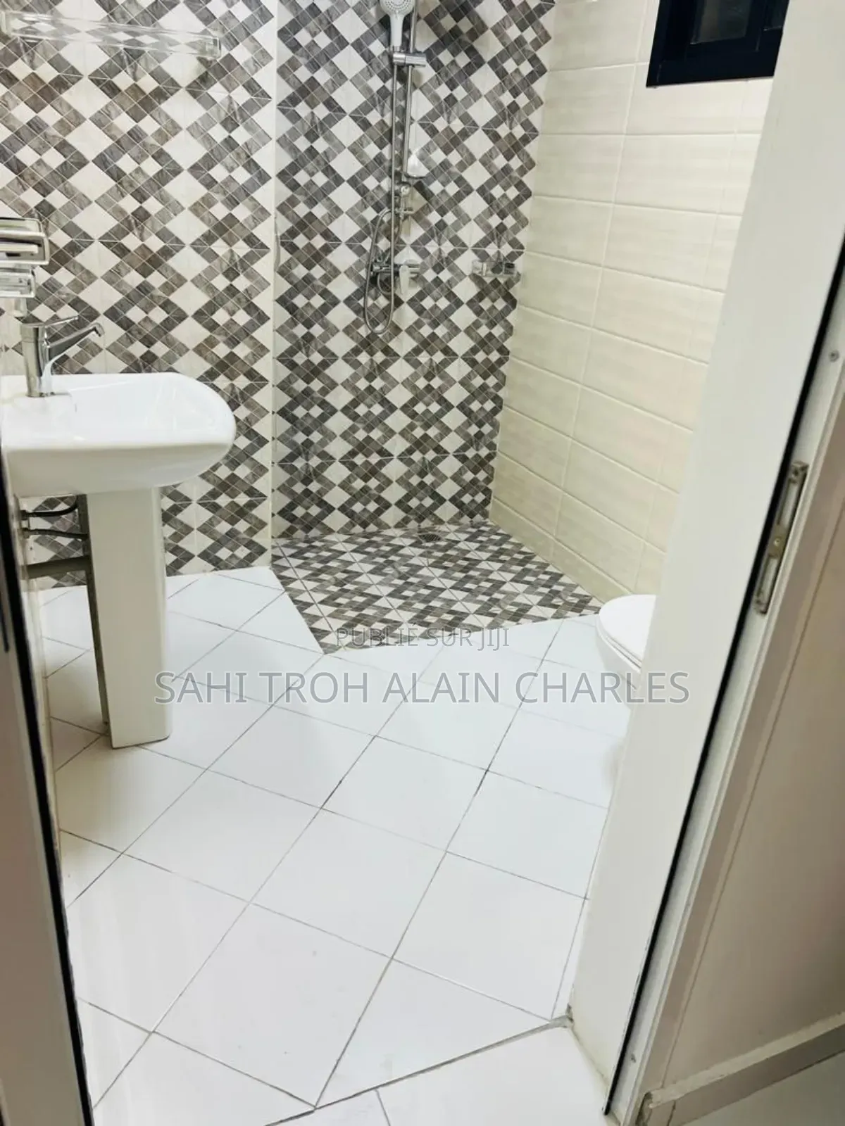 Un Très Bel Appart De 3 Pièces À La Riviera 3