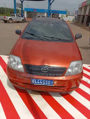 Toyota Corolla 2001 Orange