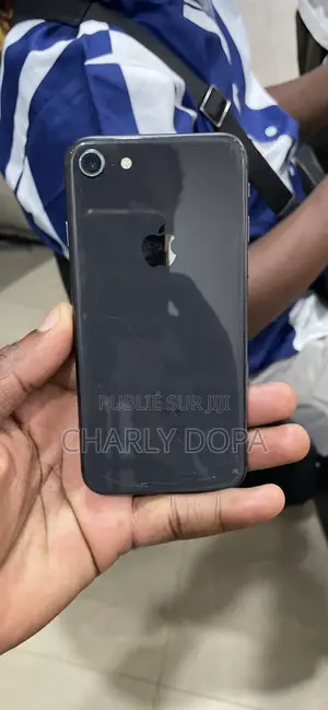 Apple iPhone 8 64 GB Noir