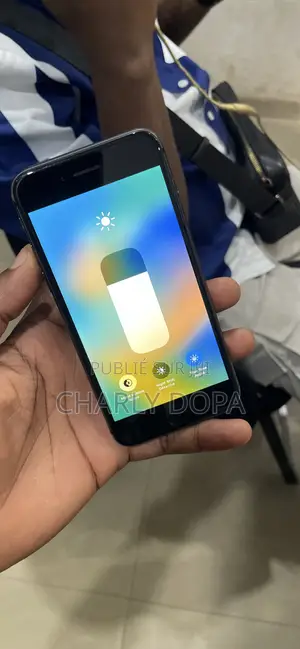 Apple iPhone 8 64 GB Noir