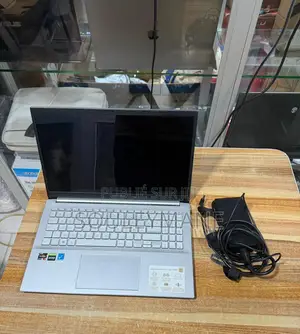 Ordinateur portable Asus VivoBook 15 X505BA 16GB AMD Ryzen 7 SSD 512GB