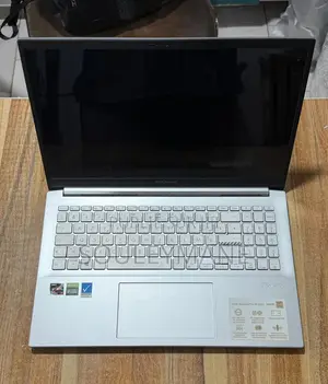 Ordinateur portable Asus VivoBook 15 X505BA 16GB AMD Ryzen 7 SSD 512GB
