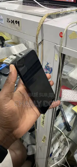 Apple iPhone 13 128 GB Noir