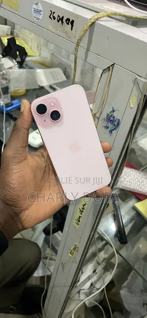 Apple iPhone 15 128 GB Rose