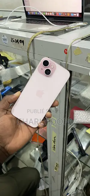 Apple iPhone 15 128 GB Rose