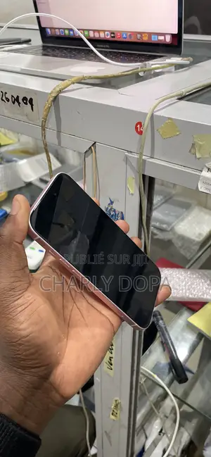 Apple iPhone 15 128 GB Rose