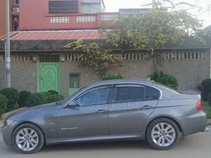 BMW 323i 2007 Gris