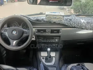 BMW 323i 2007 Gris
