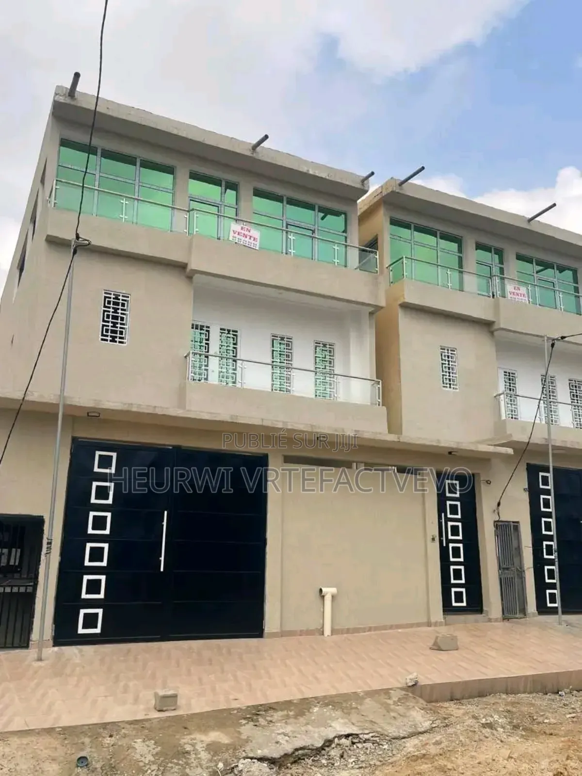 8chbre Duplex dans Akandje, Bingerville à Vendre