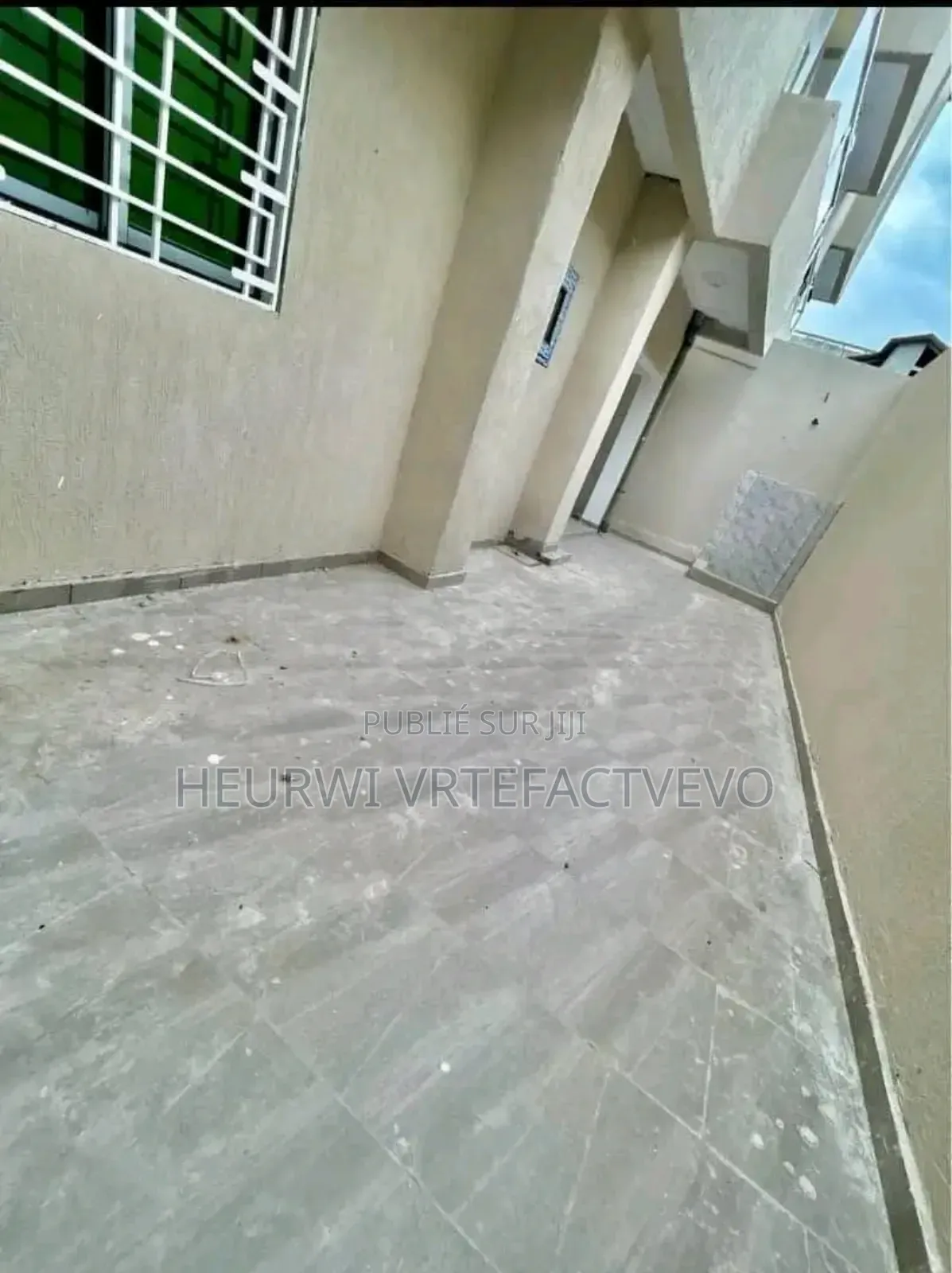 8chbre Duplex dans Akandje, Bingerville à Vendre