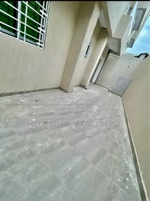 8chbre Duplex dans Akandje, Bingerville à Vendre