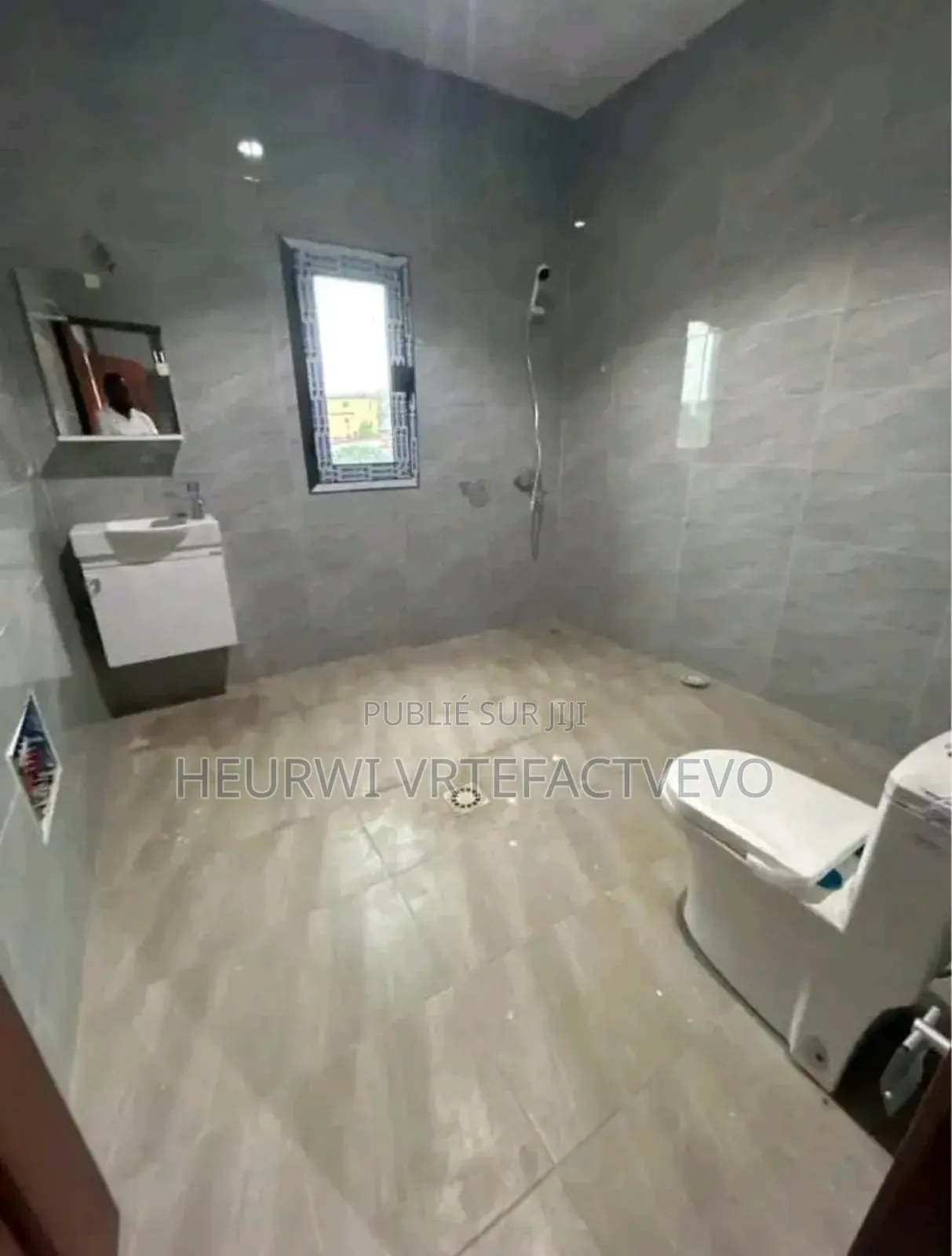 8chbre Duplex dans Akandje, Bingerville à Vendre