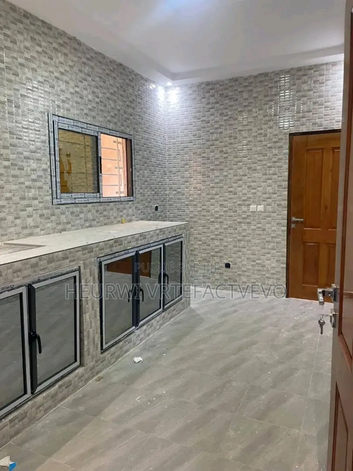 8chbre Duplex dans Akandje, Bingerville à Vendre