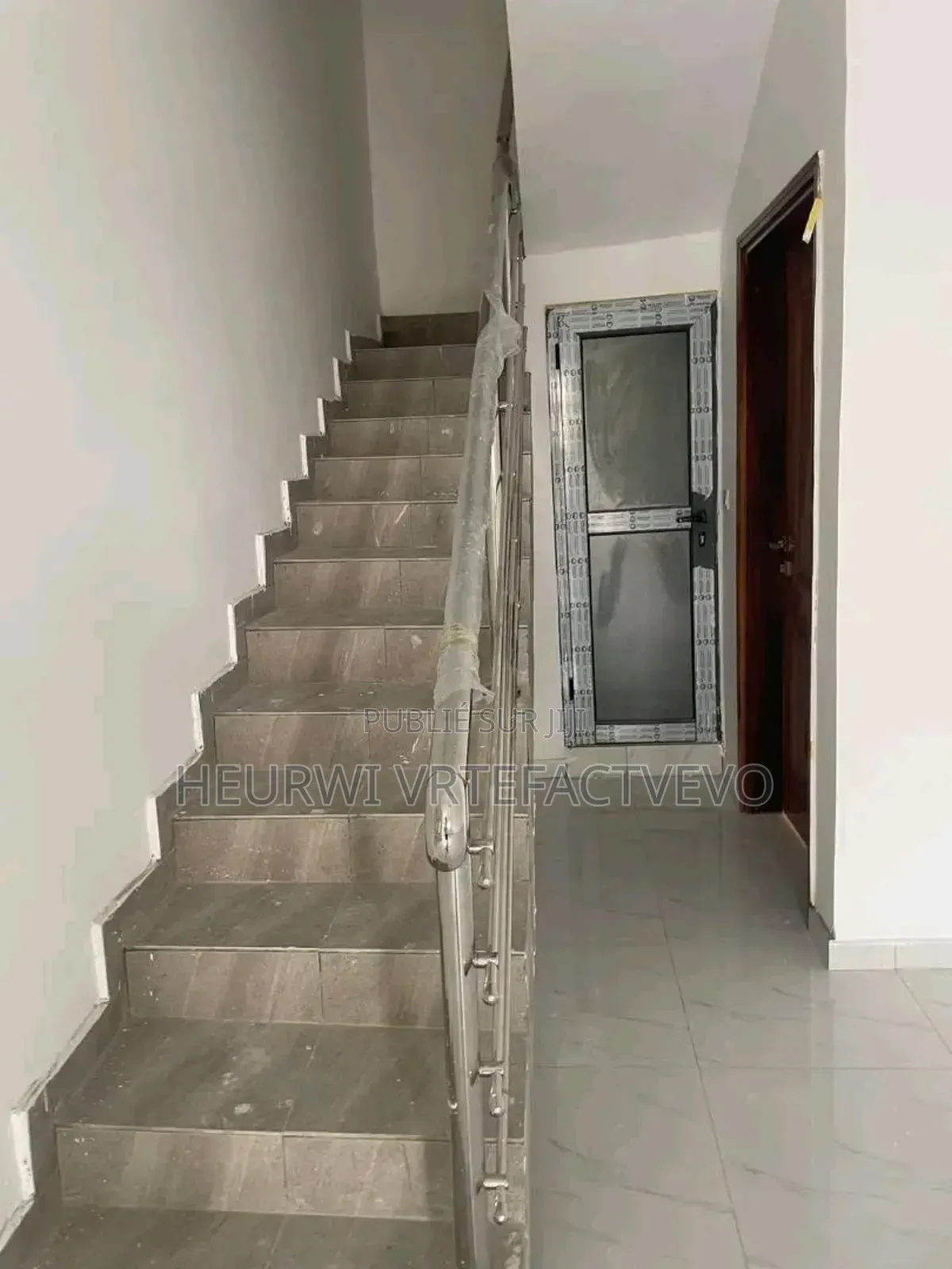 8chbre Duplex dans Akandje, Bingerville à Vendre