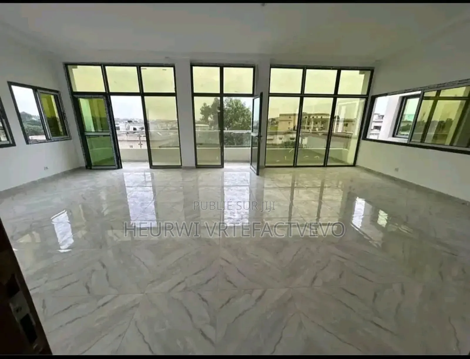 8chbre Duplex dans Akandje, Bingerville à Vendre