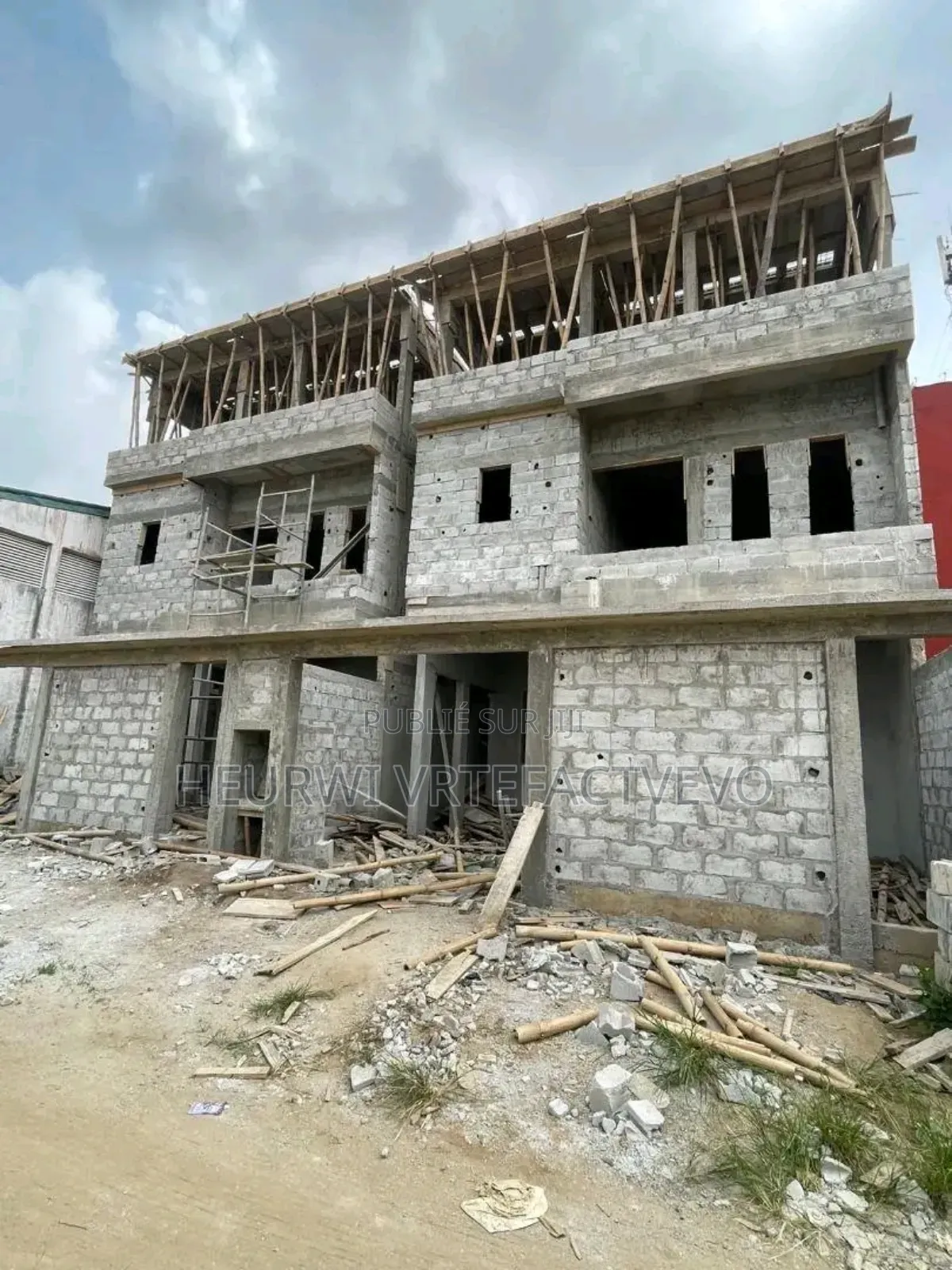 8chbre Duplex dans Akandje, Bingerville à Vendre