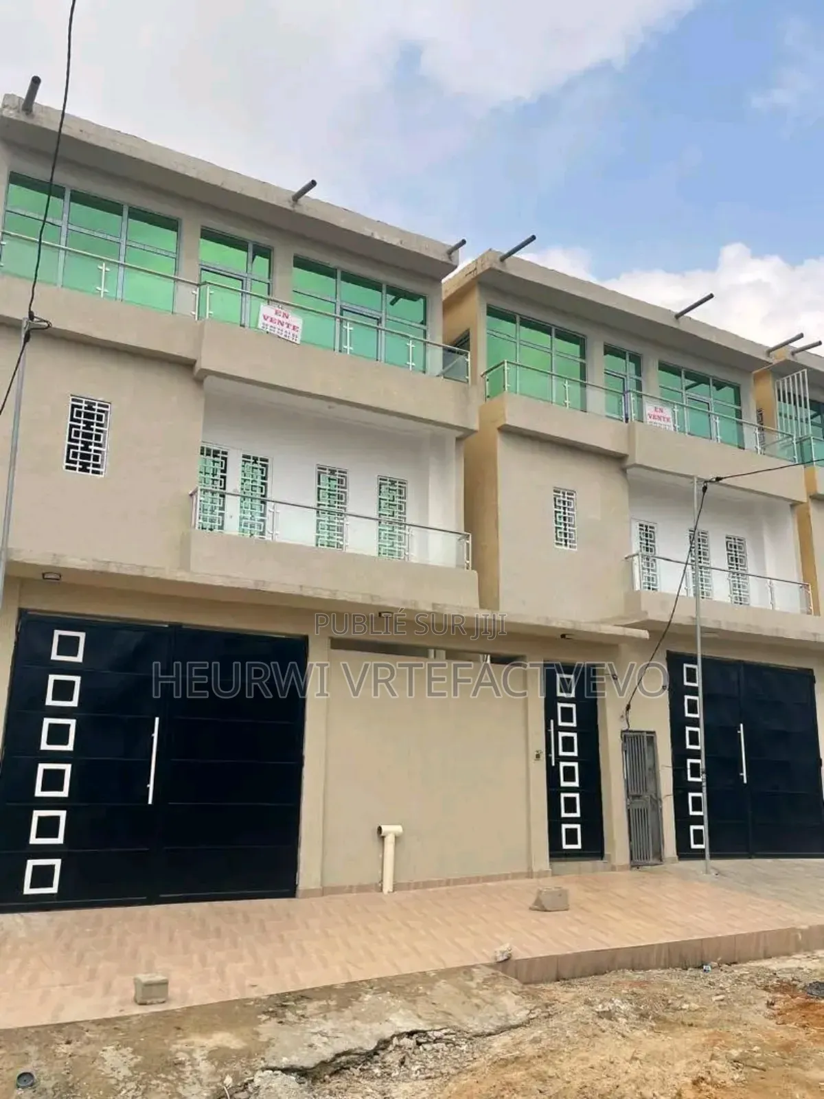 8chbre Duplex dans Akandje, Bingerville à Vendre