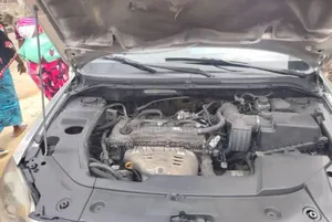 Toyota Avensis 2007 Doré