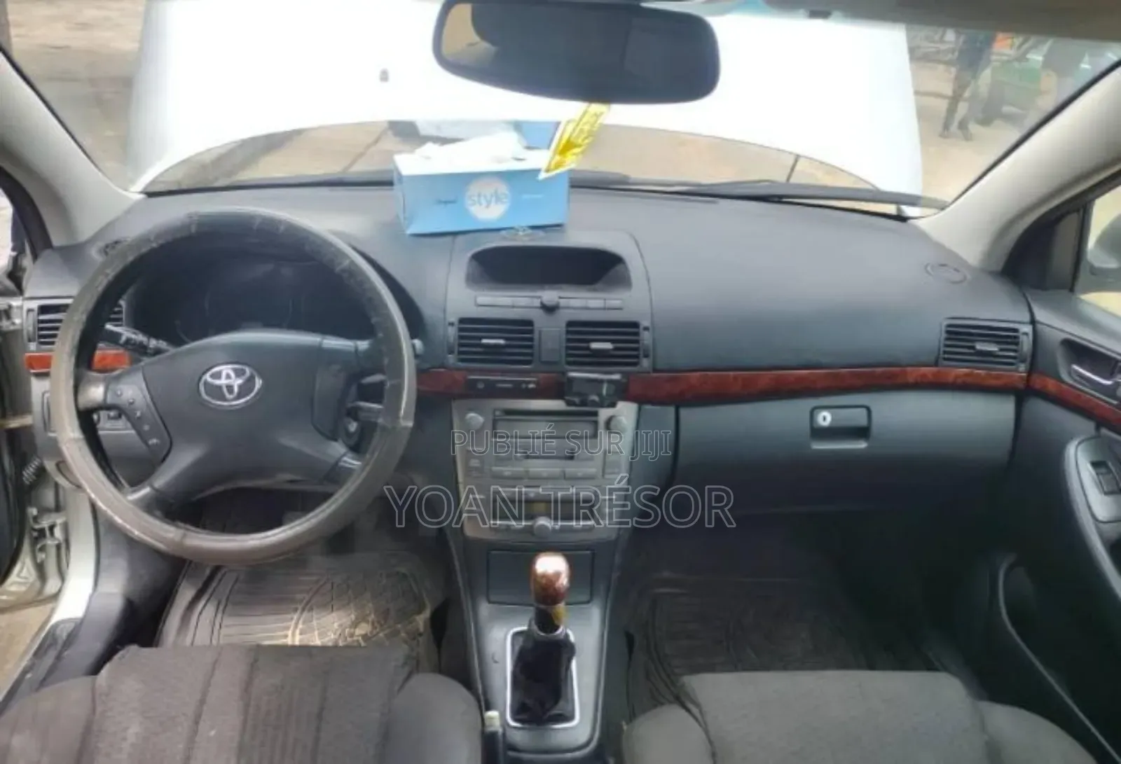 Toyota Avensis 2007 Doré