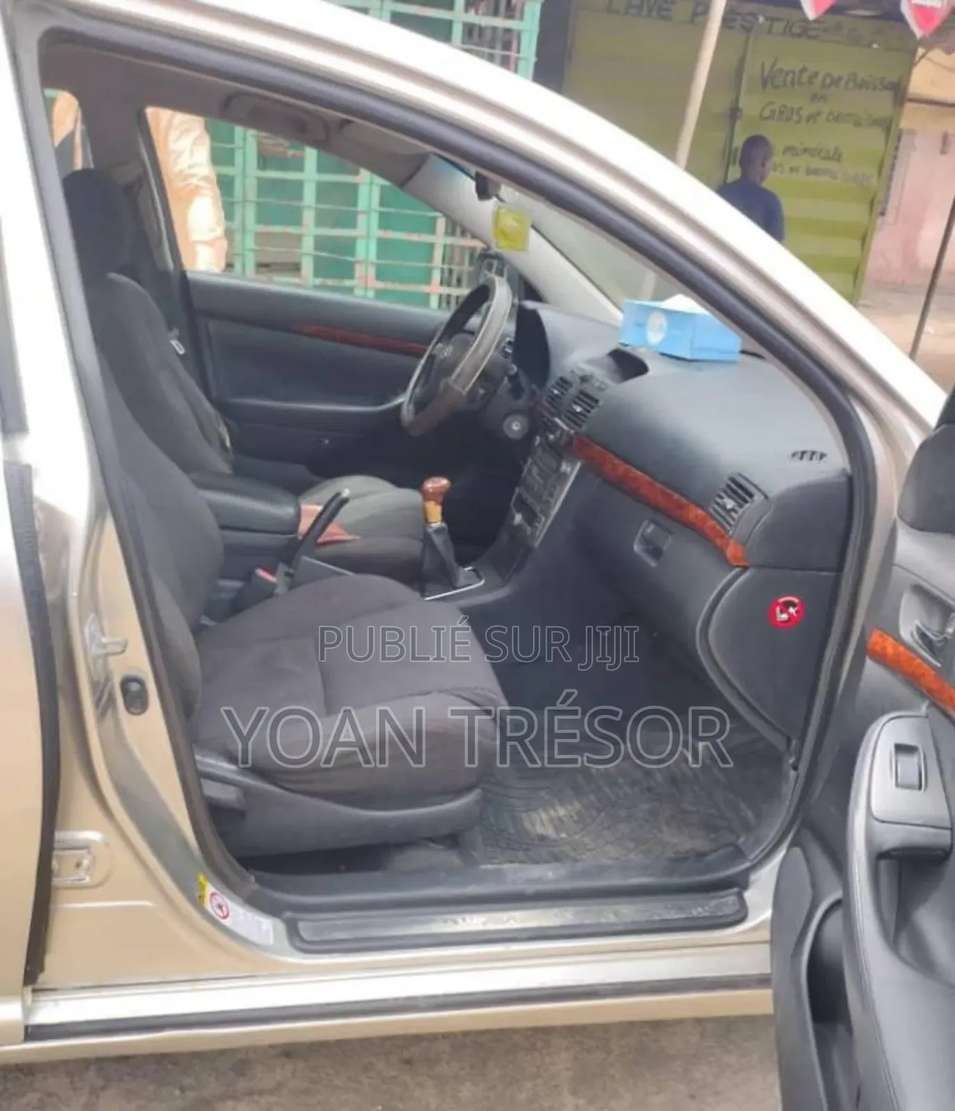 Toyota Avensis 2007 Doré