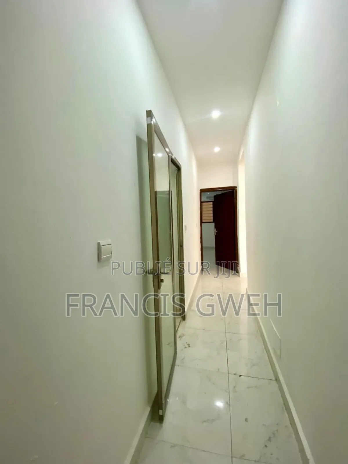 2chbre Appartement dans Francis Gweh, Cocody à Vendre