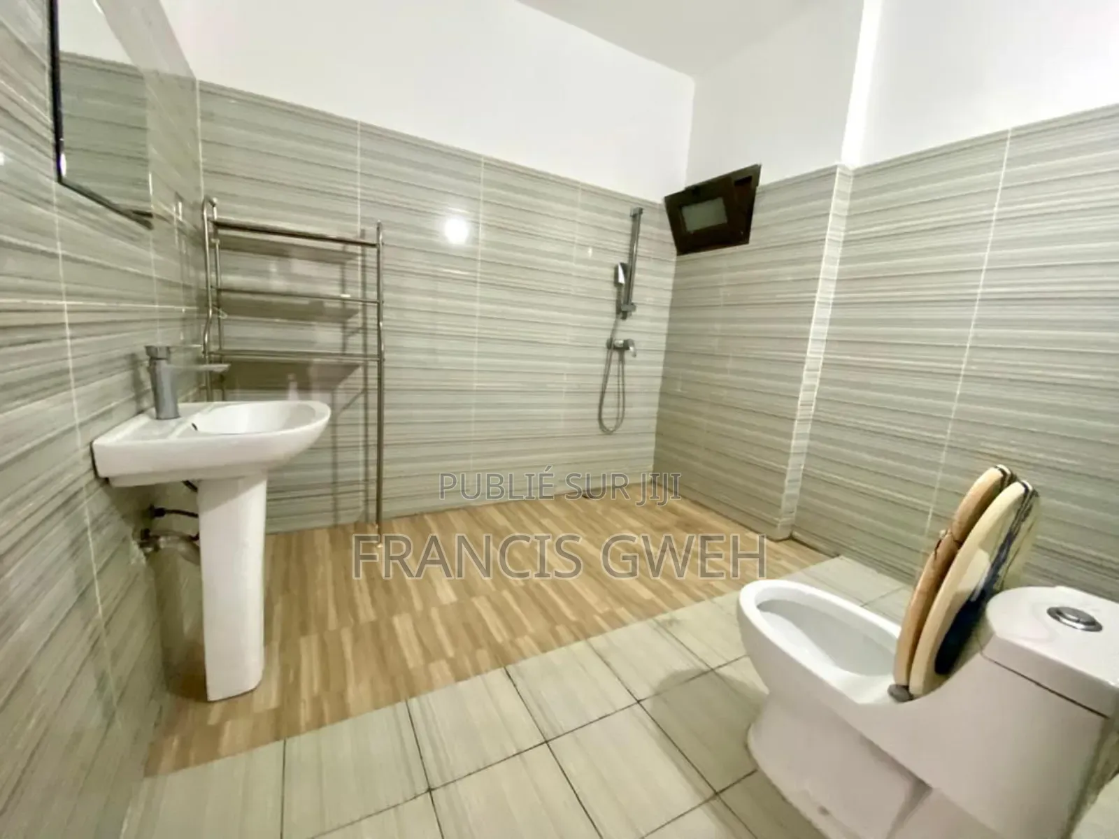 2chbre Appartement dans Francis Gweh, Cocody à Vendre