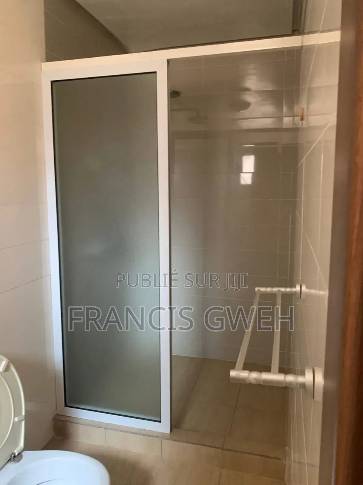 2chbre Appartement dans Francis Gweh, Cocody à Louer