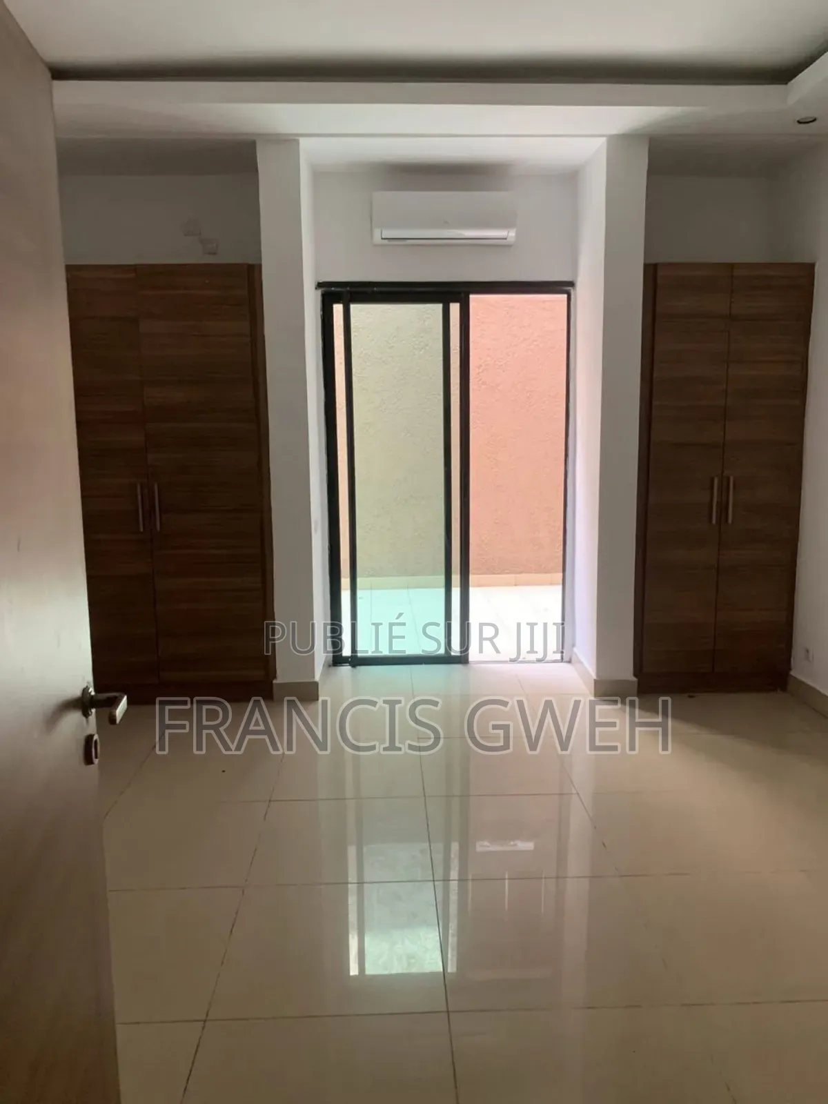 2chbre Appartement dans Francis Gweh, Cocody à Louer